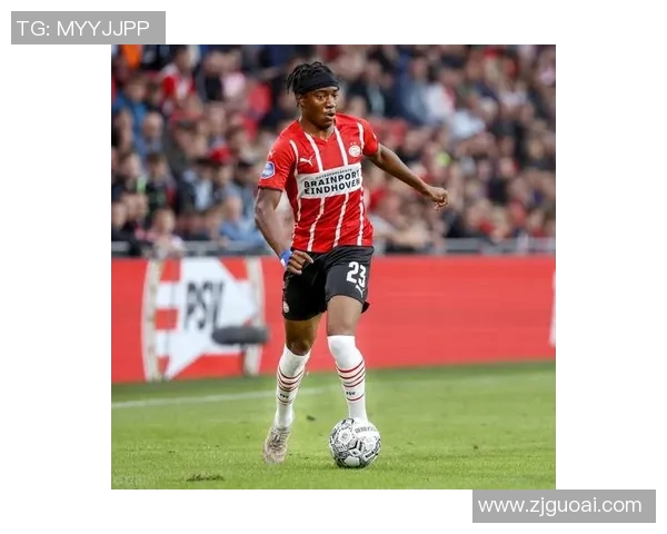 前进之鹰与鹿特丹的激烈对决揭示足球战术与团队精神的完美结合